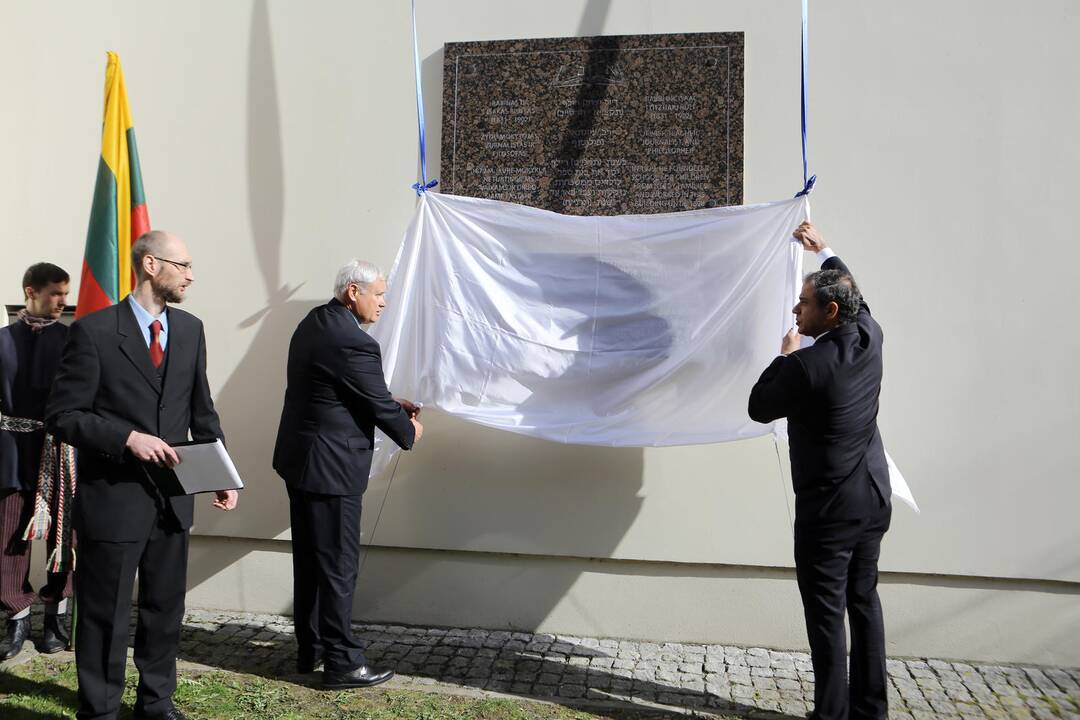Klaipėdoje atidengta lenta Izraelio vėliavos autoriui