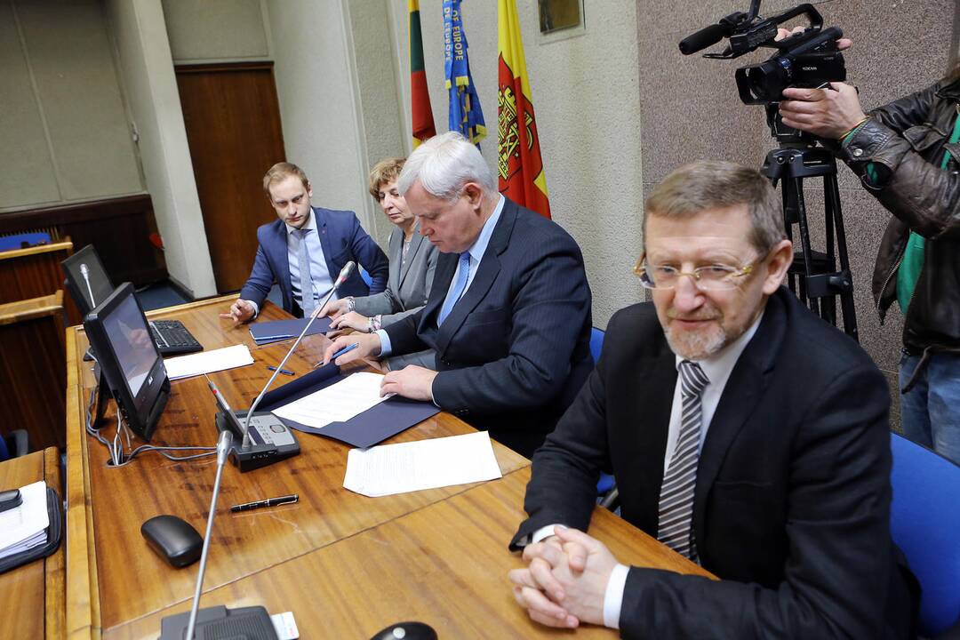 Pasirašyta valdančiosios koalicijos sutartis