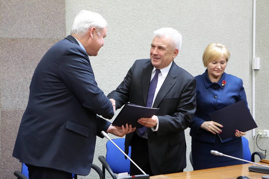 Pasirašyta valdančiosios koalicijos sutartis