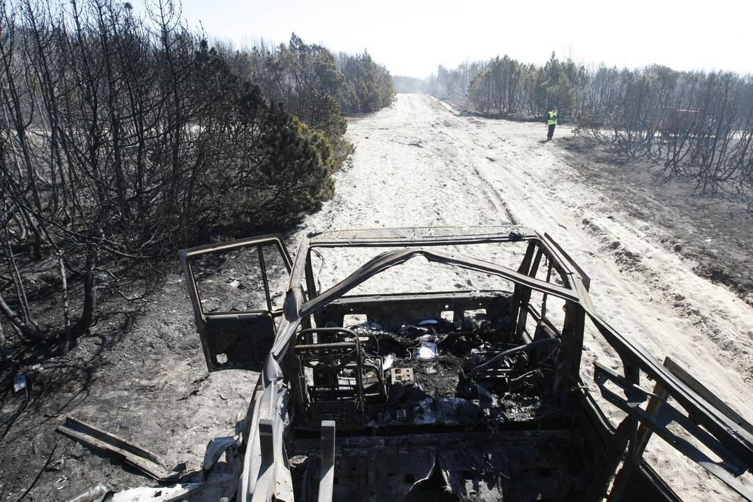 Kuršių nerijos gaisrą sutramdė gausios ugniagesių ir kariškių pajėgos