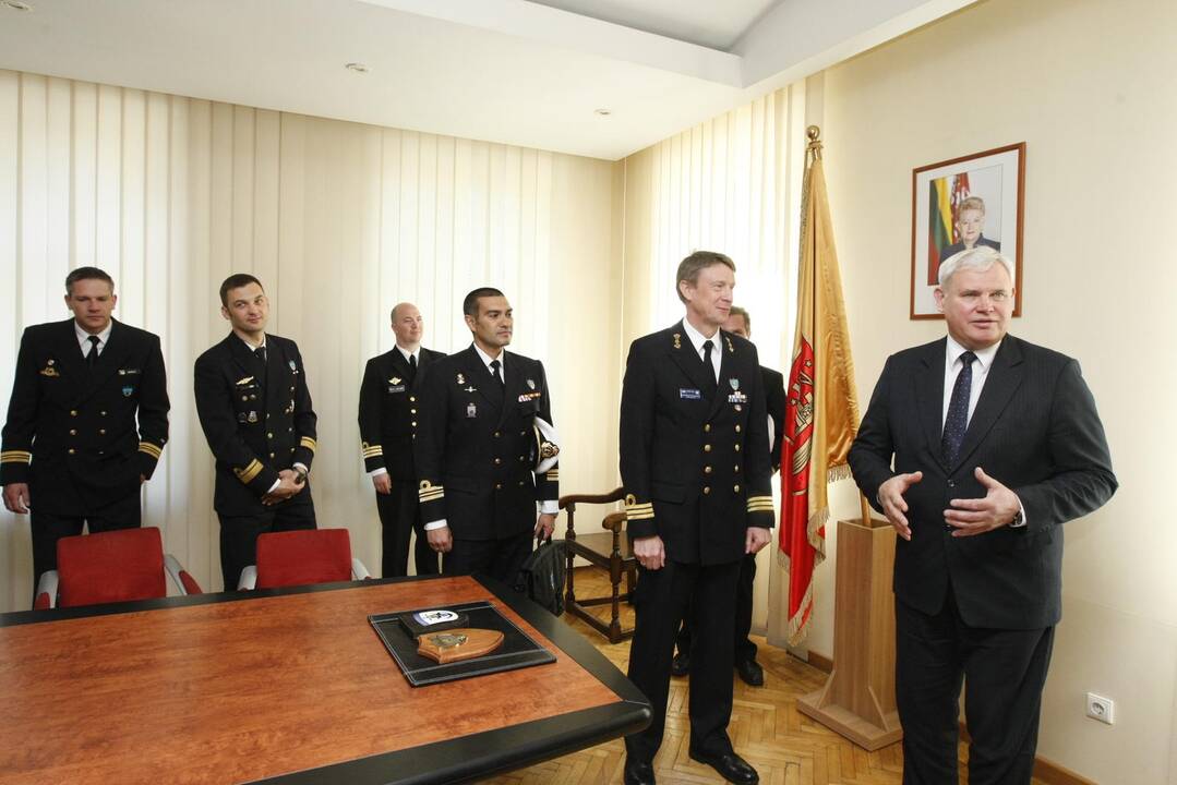 Pratybų "Baltic Fortress" karinių laivų vadai Klaipėdoje