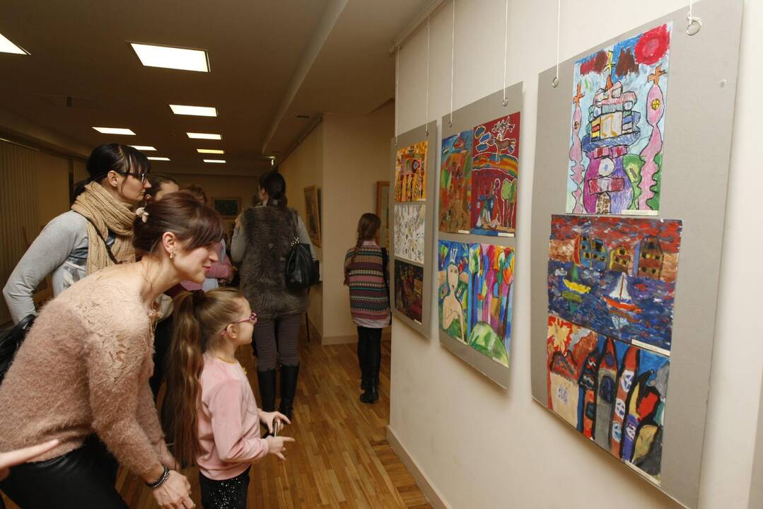P. Domšaičio galerijoje – jaunųjų dailininkų ekspozicija