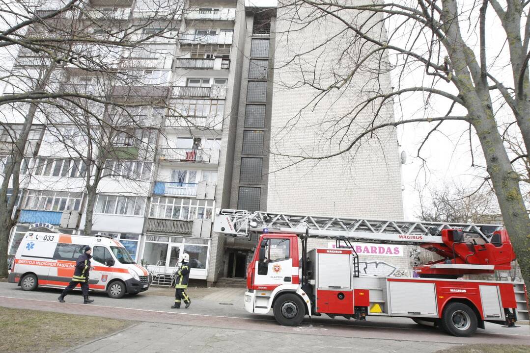 Moters gelbėjimo operacija Klaipėdoje
