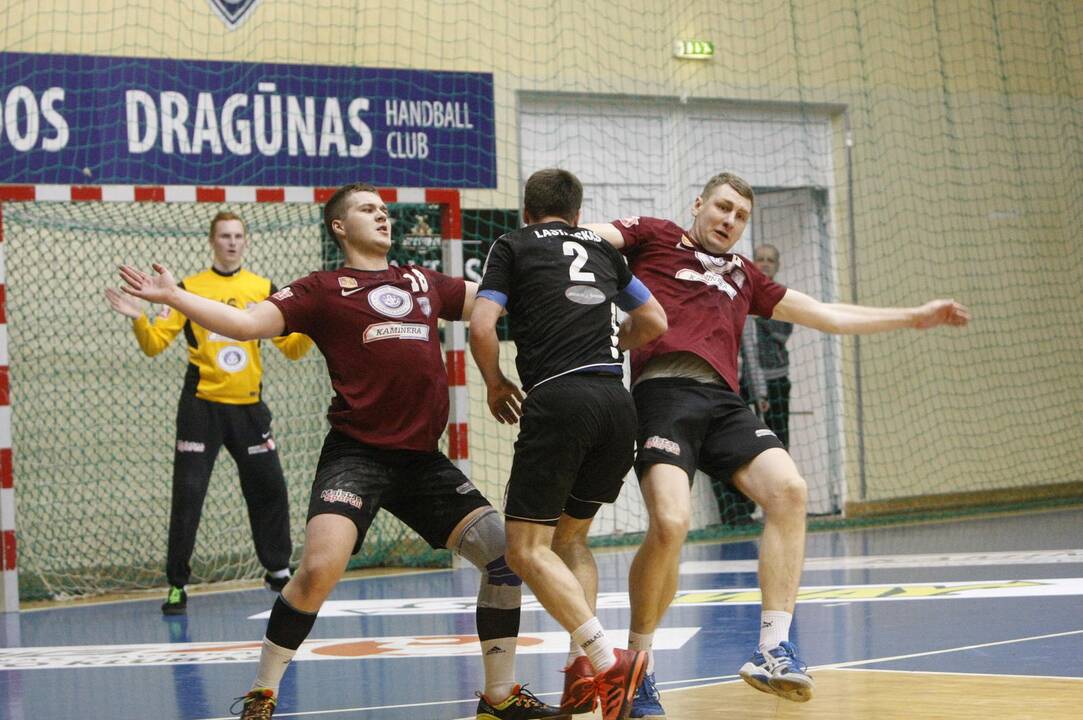 Rankinis: "Dragūnas" - "Varsa-Stronglasas"