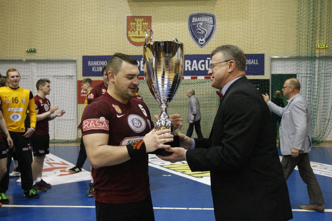 Rankinis: "Dragūnas" - "Varsa-Stronglasas"