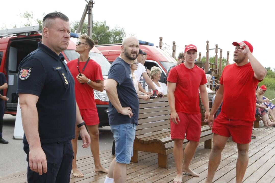 Į Melnragės paplūdimį – su sirenomis: ant kojų sukeltos visos specialiosios tarnybos
