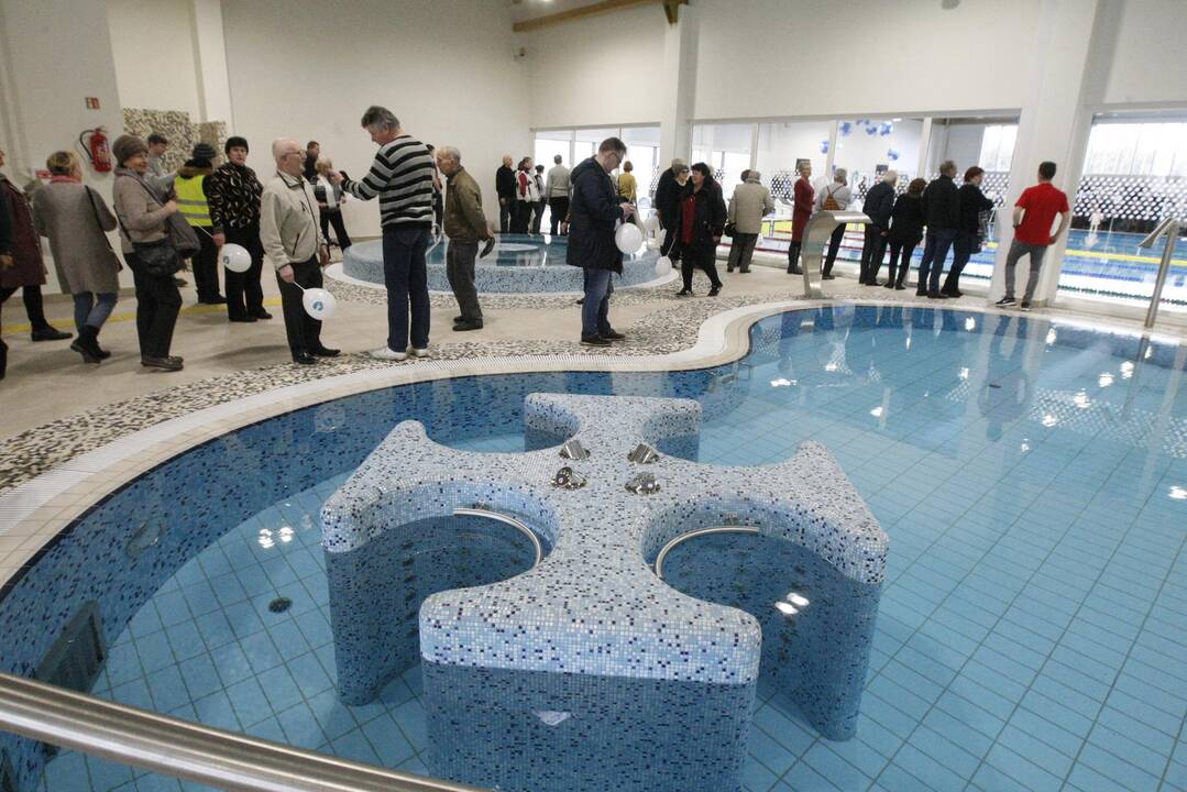 Palanga švenčia: duris atvėrė modernus baseinas