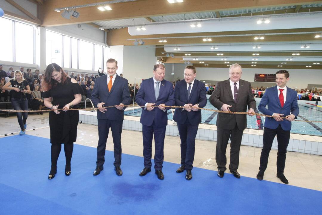 Palanga švenčia: duris atvėrė modernus baseinas