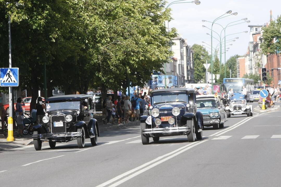 Senovinių automobilių paradas Klaipėdoje