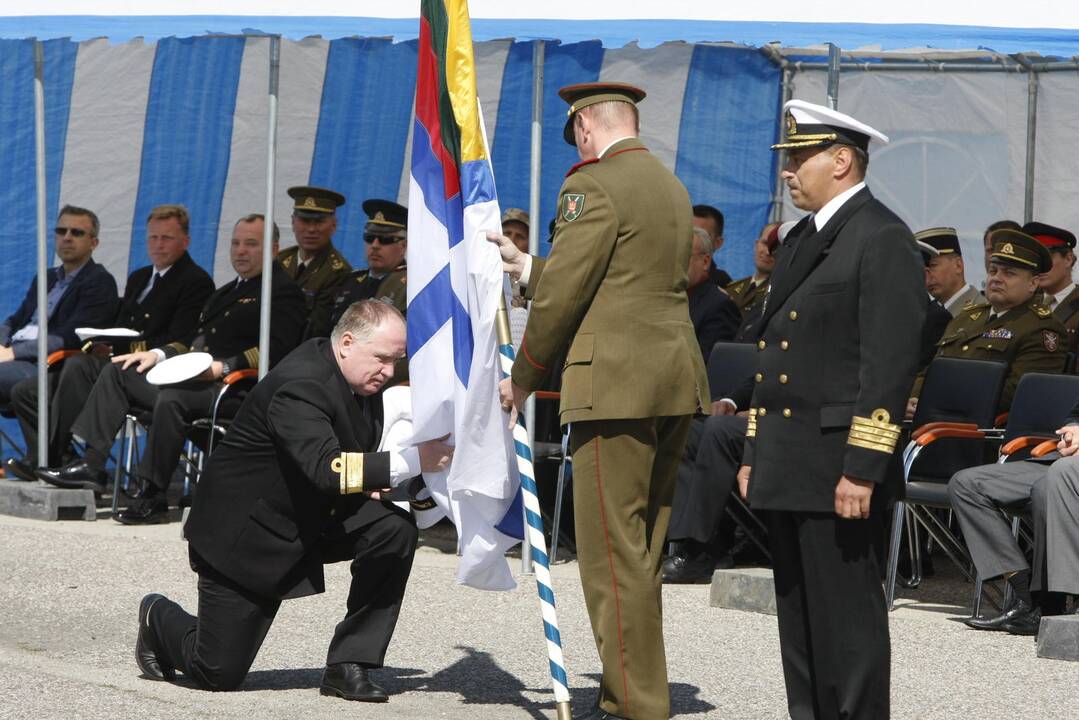 Karinių jūrų pajėgų vadų pasikeitimo ceremonija.