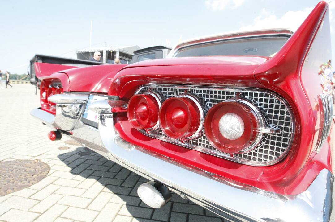 Senovinių automobilių paroda Klaipėdoje
