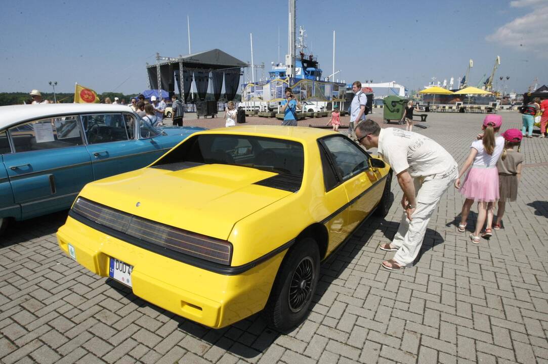 Senovinių automobilių paroda Klaipėdoje