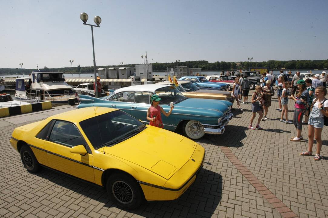 Senovinių automobilių paroda Klaipėdoje