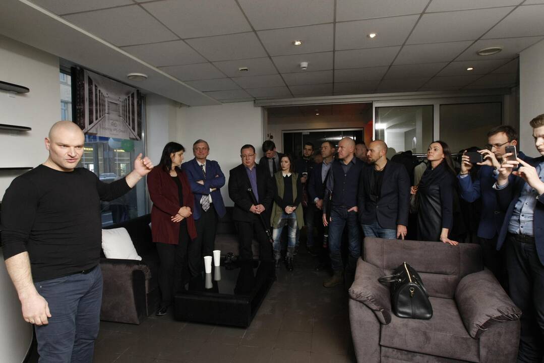 "Hacker lounge"