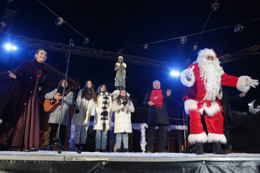 Klaipėdoje įžiebta pagrindinė miesto eglė!