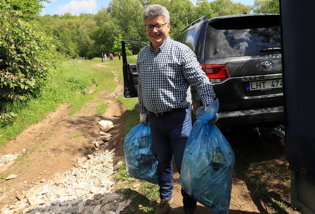 Jiesios ir Nemuno upių pakrančių švarinimas