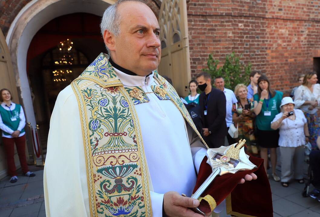 Arkivyskupas K. Kėvalas įžengė į Kauno arkikatedrą