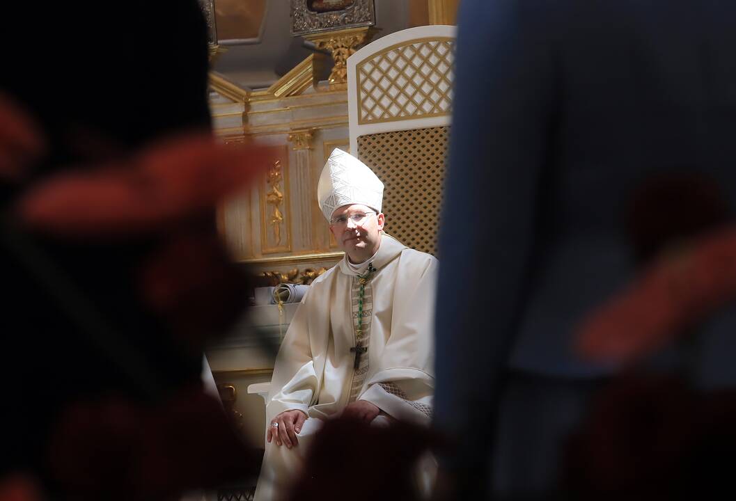 Arkivyskupas K. Kėvalas įžengė į Kauno arkikatedrą