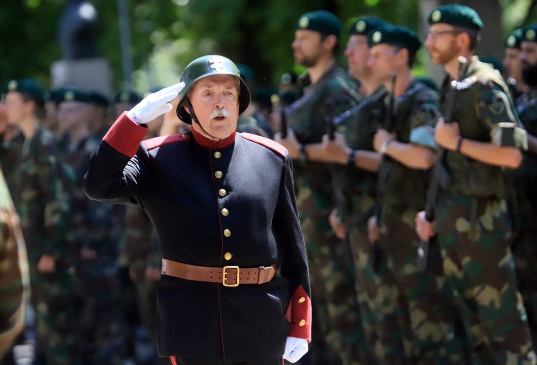 LŠS vadų keitimosi ceremonija