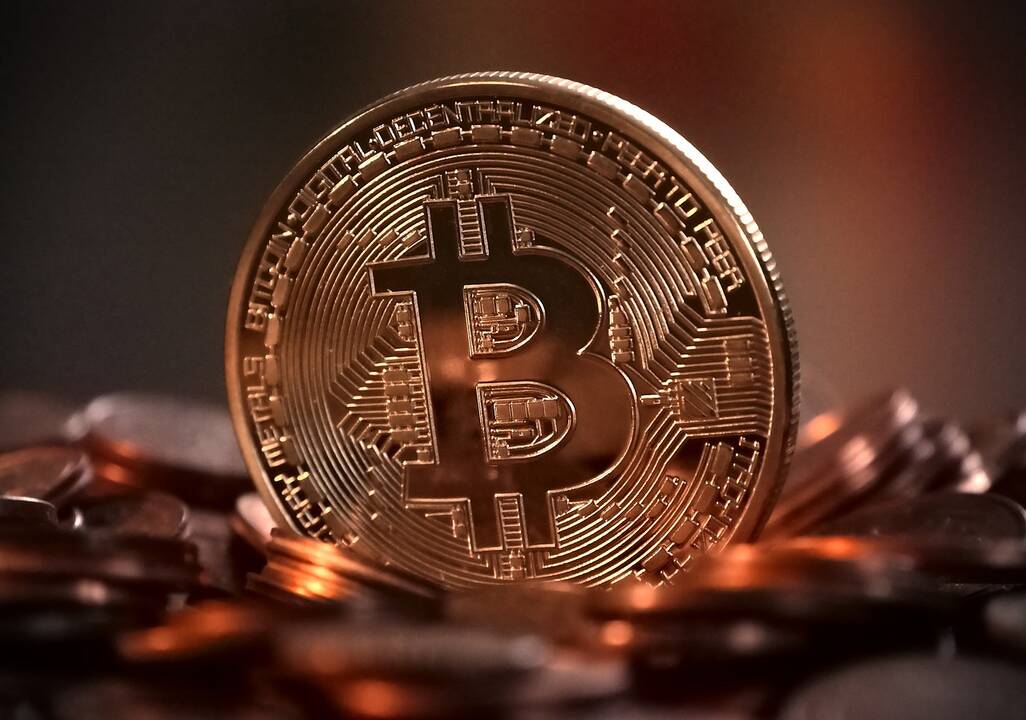 Bitkoino kursas nusirito žemiausiai nuo pernai lapkričio