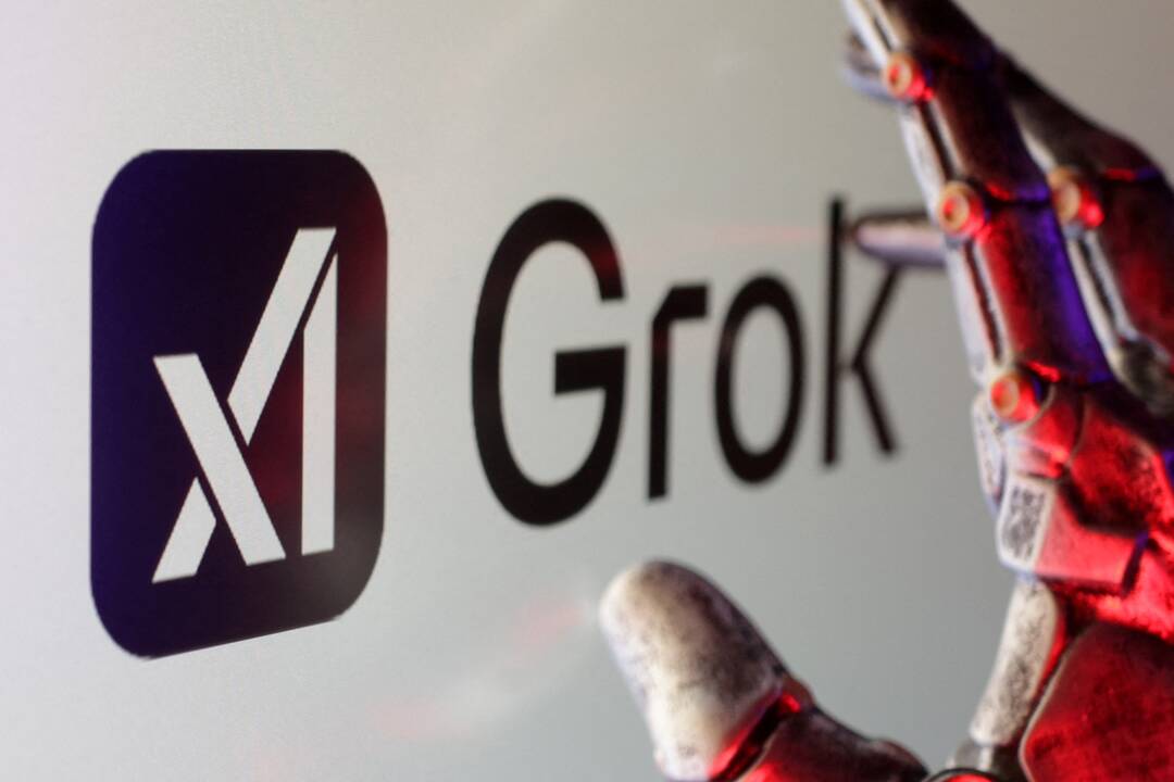 Muskas pristatė „baisiai protingą“ DI pokalbių robotą