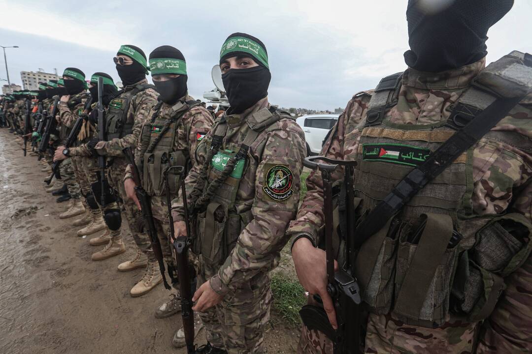 „Hamas“ ragina griebtis ginklų prieš Trumpą