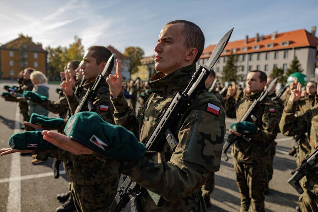 Ministras: Lenkija nesiųs karių į Ukrainą