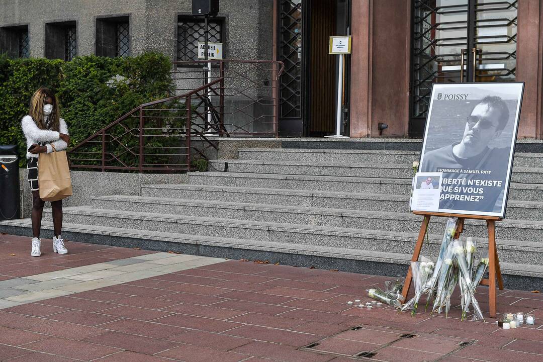 Nužudytas prancūzų mokytojas bus po mirties apdovanotas Garbės legiono ordinu