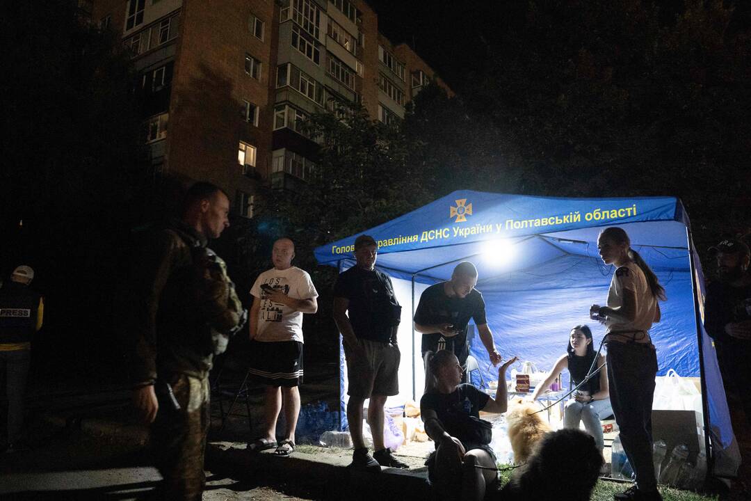 Per Rusijos raketų smūgį Poltavoje žuvusių žmonių skaičius išaugo iki 53
