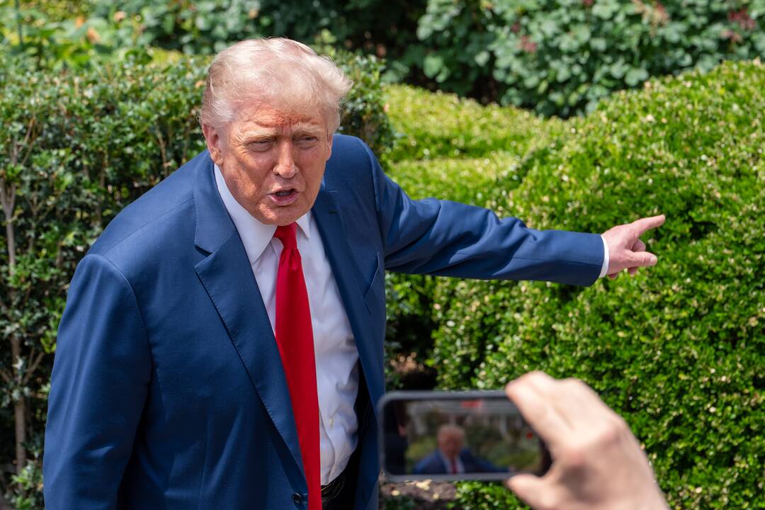 Trumpas paantrino idėjai areštuoti Kalifornijos gubernatorių