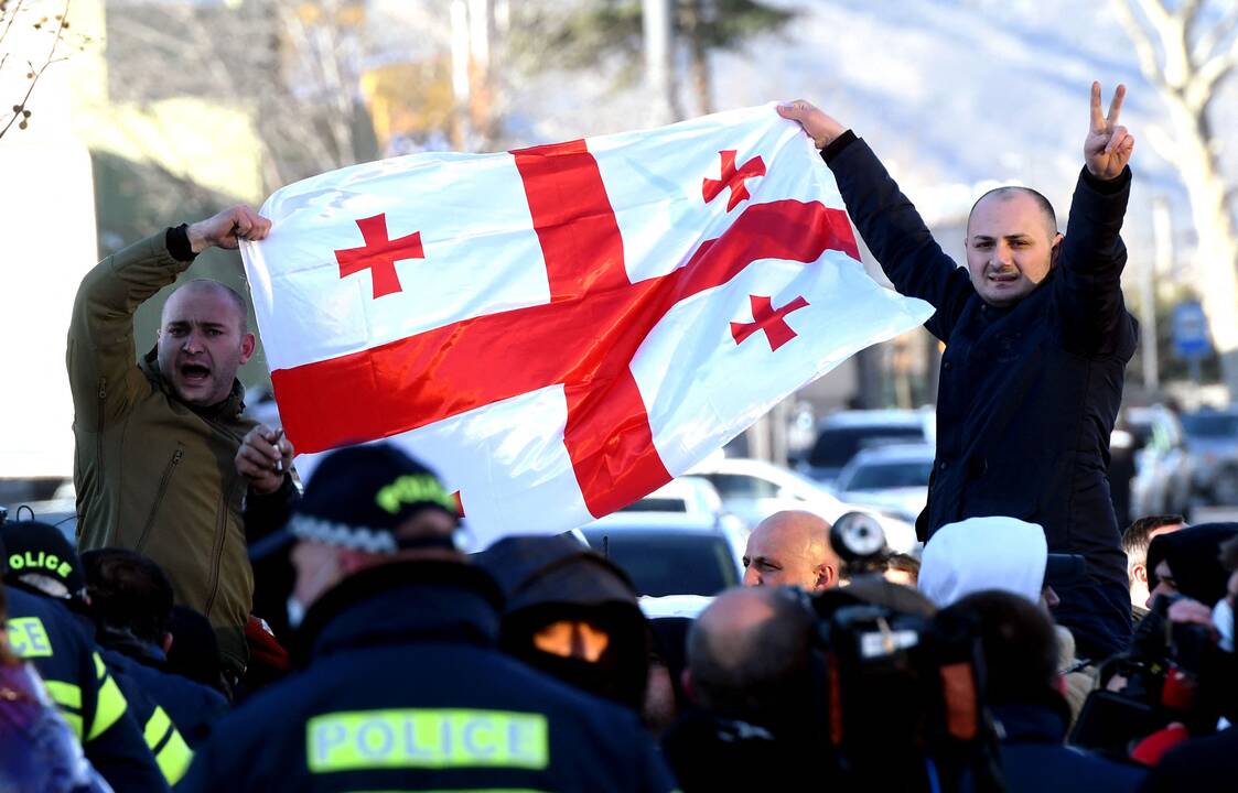 Tbilisyje per susirėmimus nukentėjo 17 žmonių