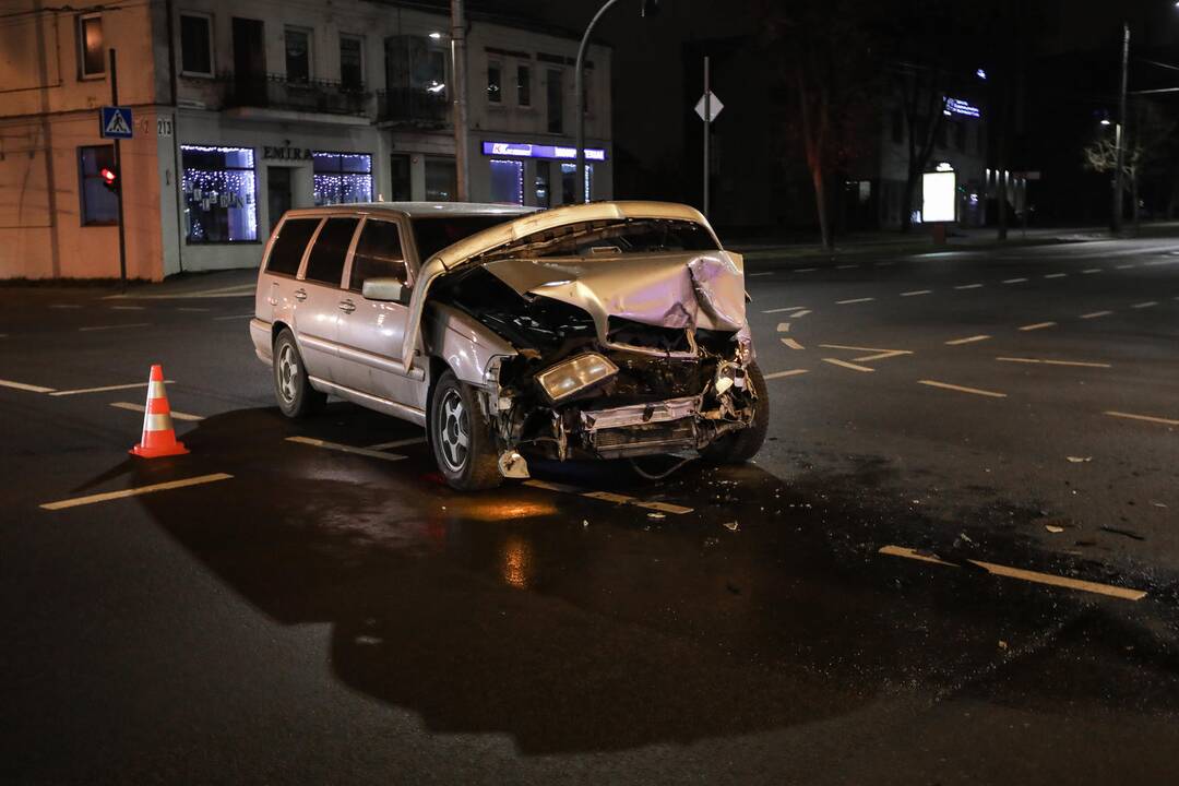 Avarija Savanorių pr. ir K. Petrausko g. sankryžoje