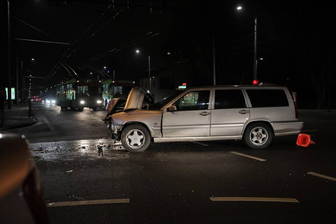 Avarija Savanorių pr. ir K. Petrausko g. sankryžoje
