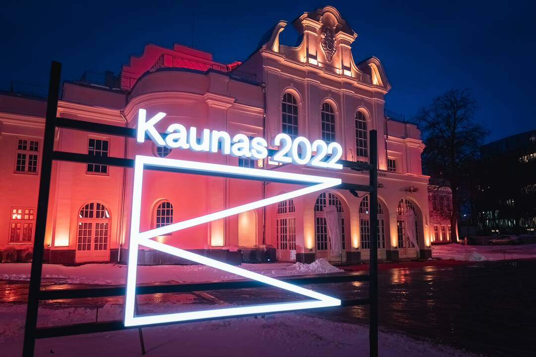 Muzikinis teatras siunčia kauniečiams šviesos ir garso sveikinimą