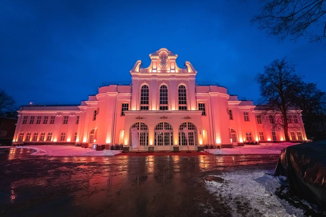 Muzikinis teatras siunčia kauniečiams šviesos ir garso sveikinimą