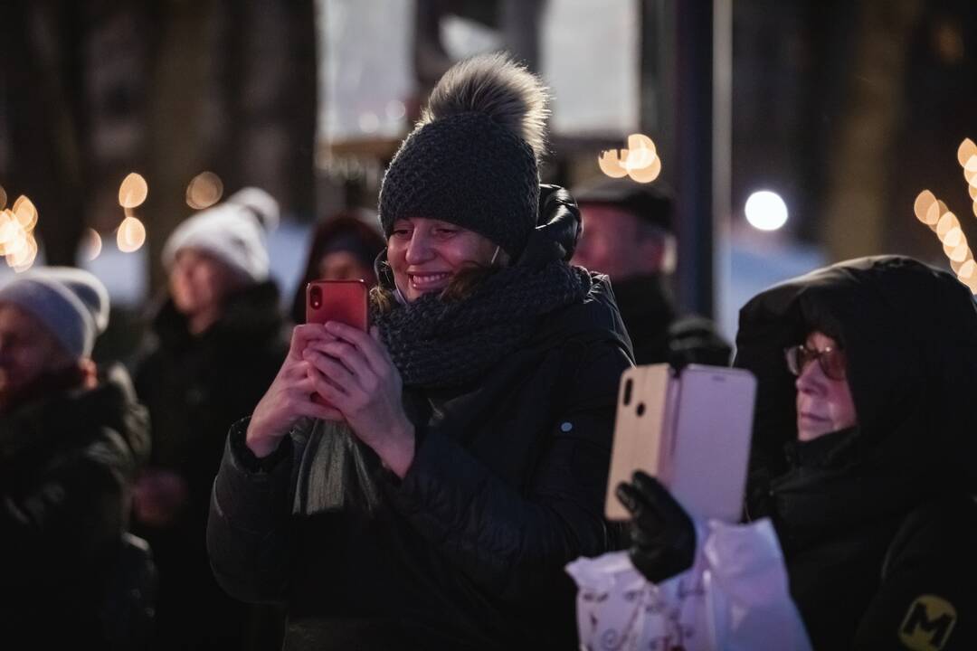 Muzikinis teatras siunčia kauniečiams šviesos ir garso sveikinimą