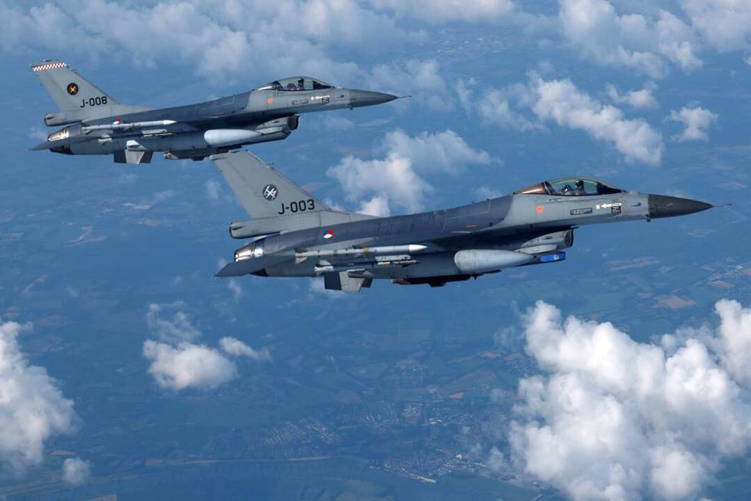 Nyderlandų gynybos ministrė: JAV davė leidimą siųsti naikintuvus F-16 Ukrainai
