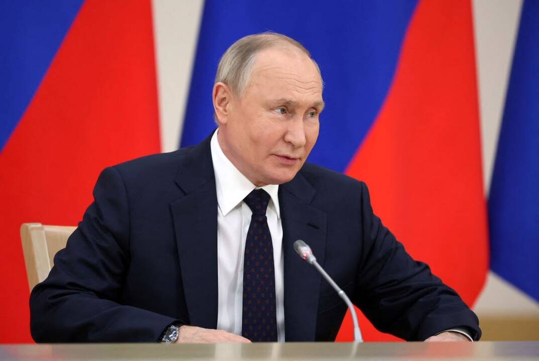 Po pertraukos V. Putinas vėl rengia metų pabaigos spaudos konferenciją