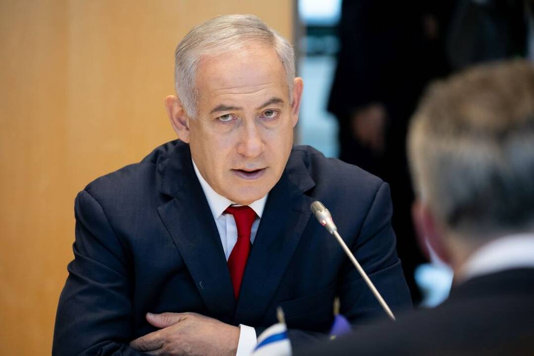B. Netanyahu.
