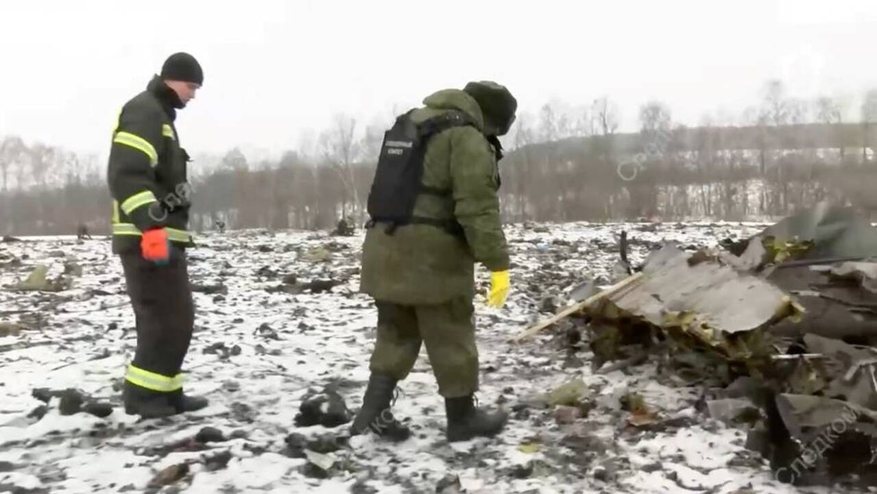 Rusų žiniasklaida: Rusija ketina perduoti Ukrainai per lėktuvo numušimą sausį žuvusių karių kūnus