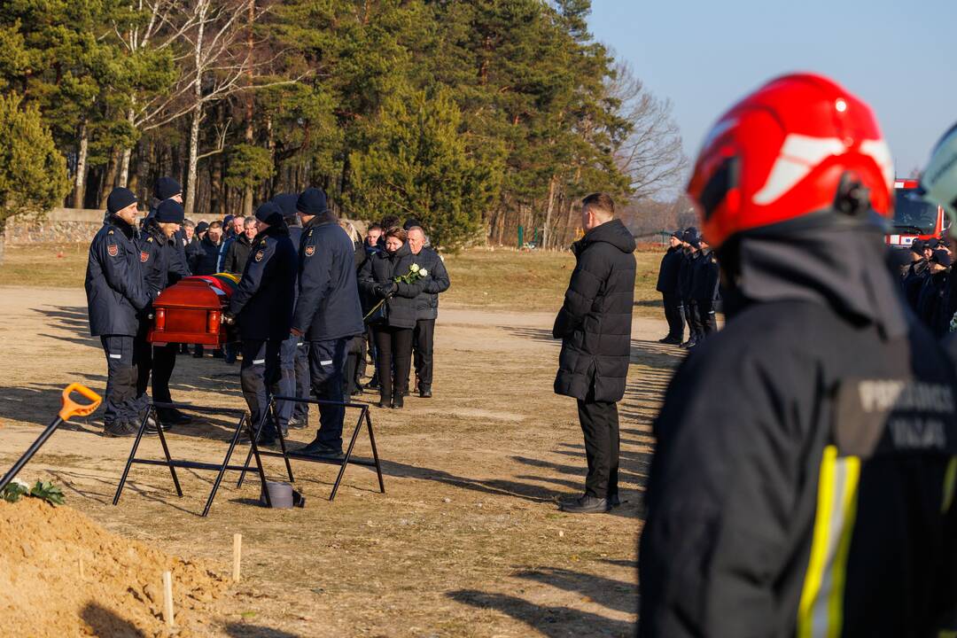 Gaisre žuvusio ugniagesio Rolando Venslauskio laidotuvės