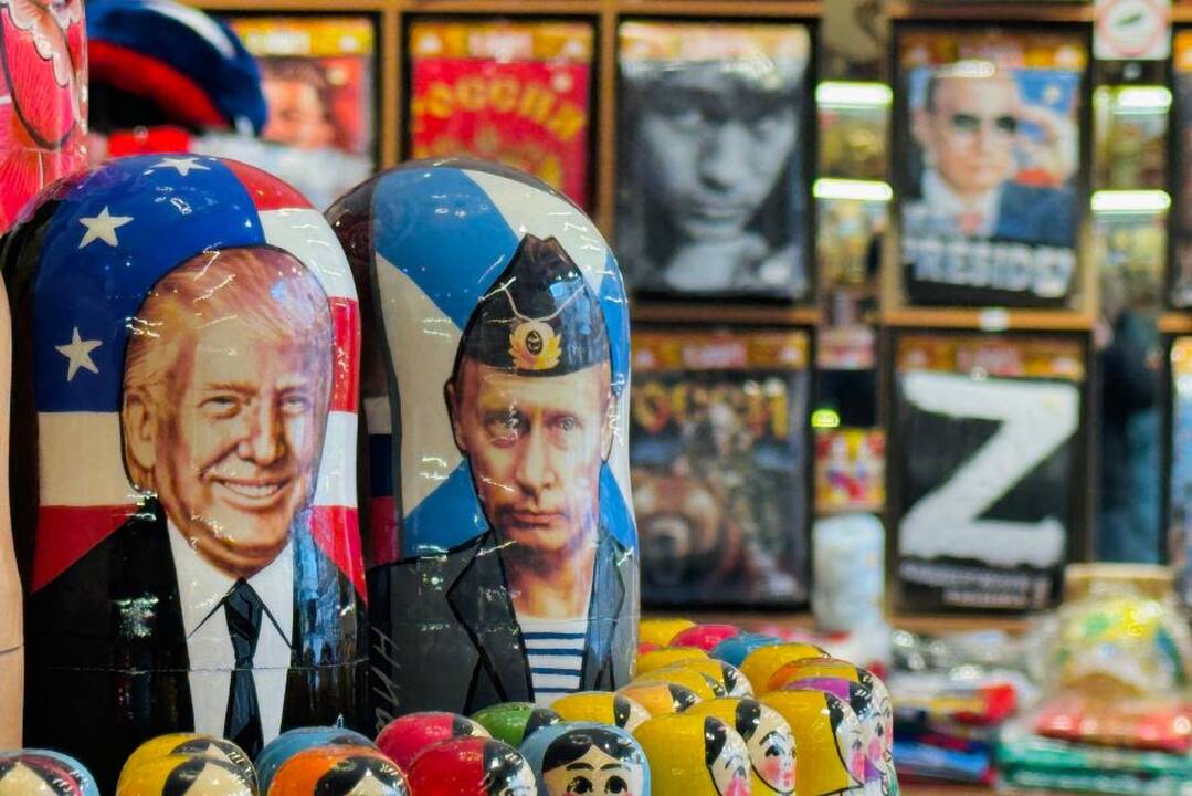 WSJ: Trumpas svarsto įvesti Rusijai naujų sankcijų