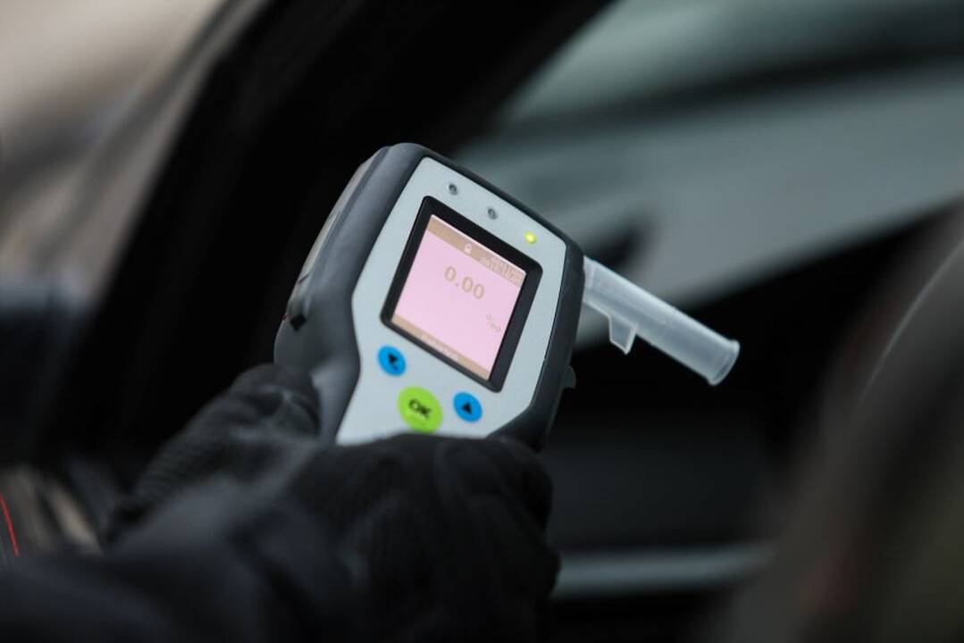 Iš įvykio vietos pabėgusiai BMW vairuotojai nustatytas 2,77 promilės girtumas