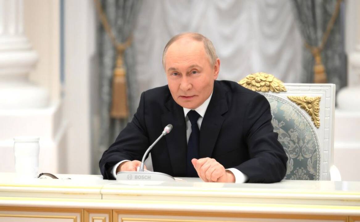 Ukraina: Rusija stiprina pastangas diskredituoti diplomatinį karo užbaigimo kelią