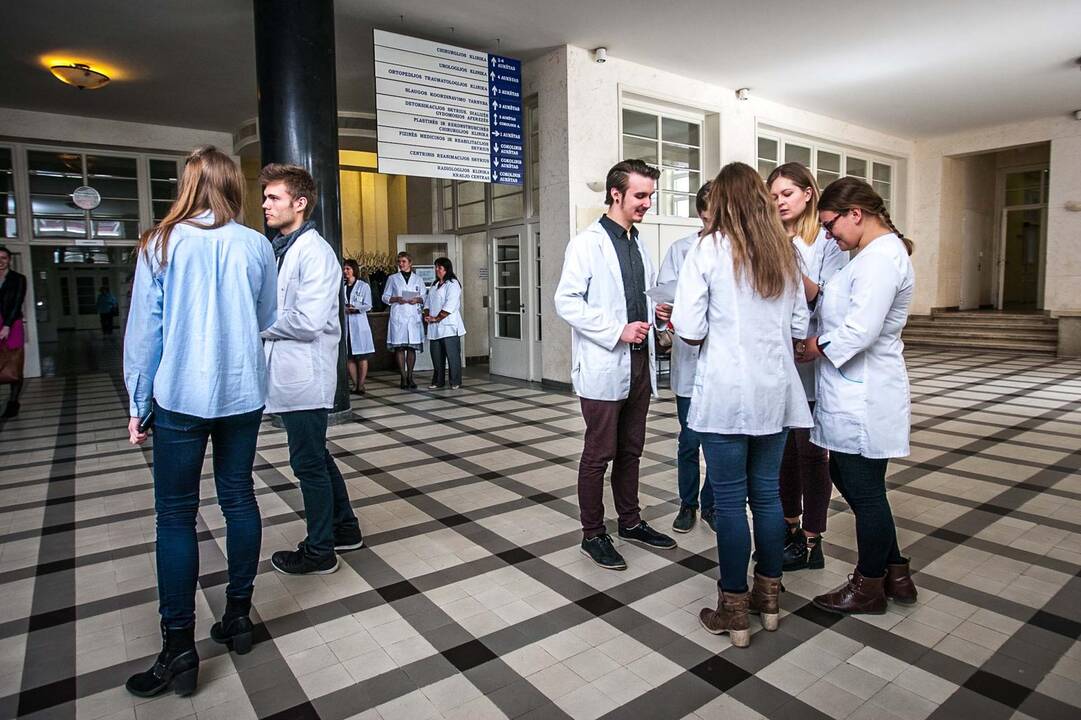 Medikai vieningai skaitė Hipokrato priesaiką