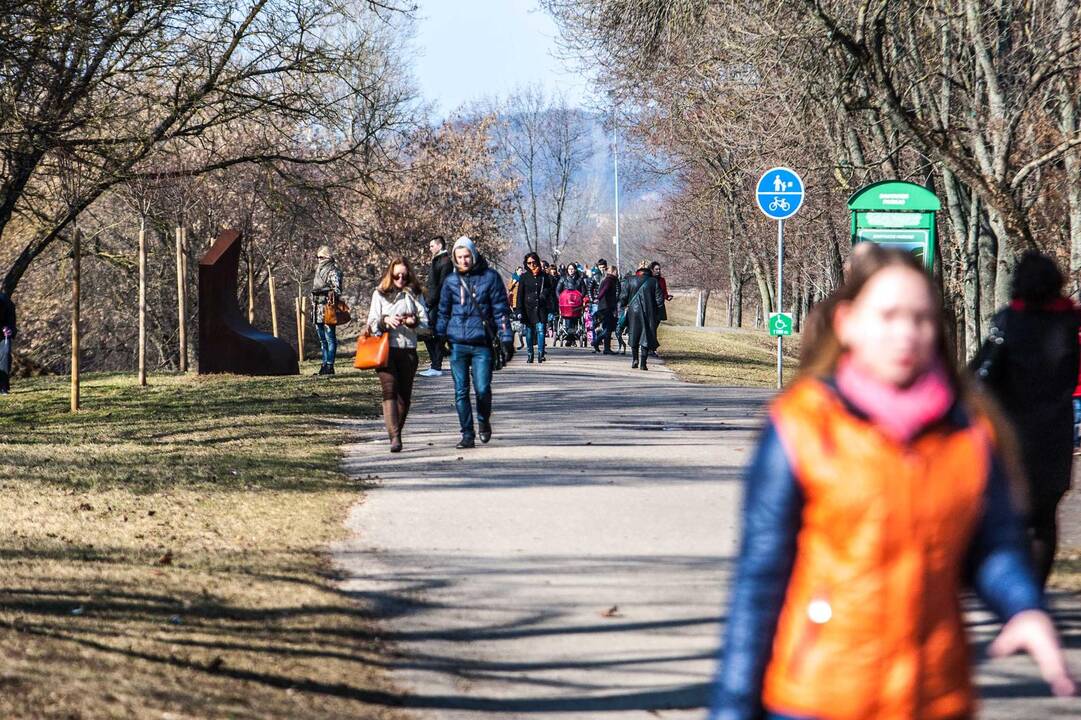 Kauniečiai suskubo į gamtą