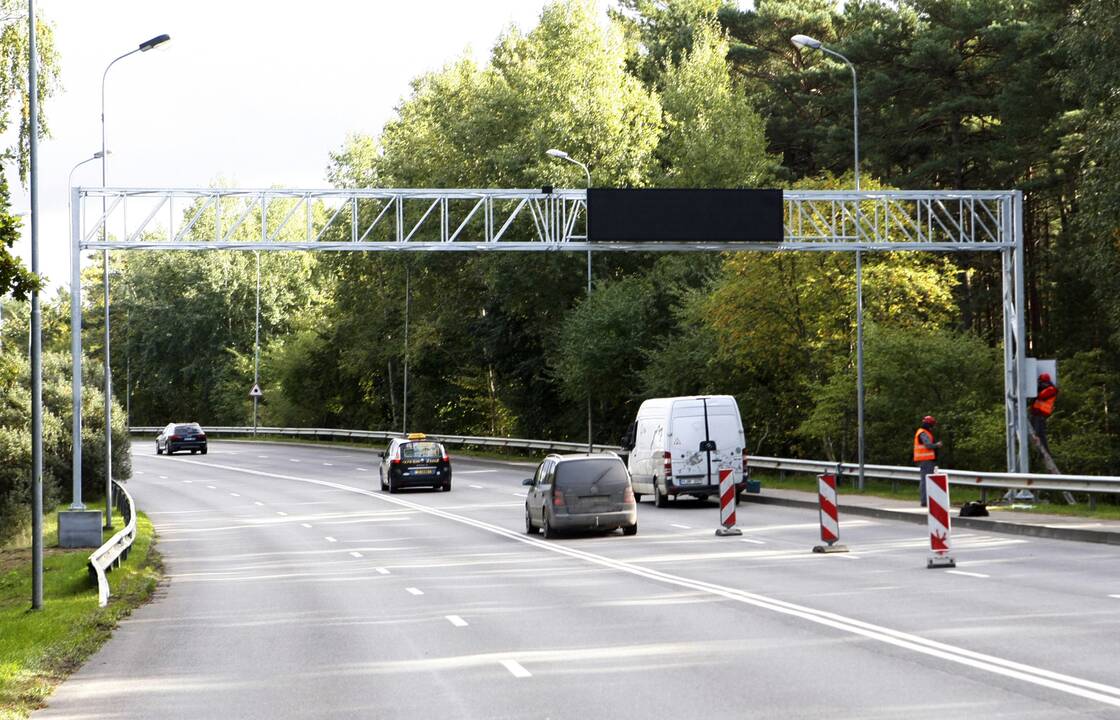 Stato: netrukus P.Lideikio gatvėje atsiras informacinis kelio ženklas su dviem ekranais, kuriuose bus informacija vairuotojams.