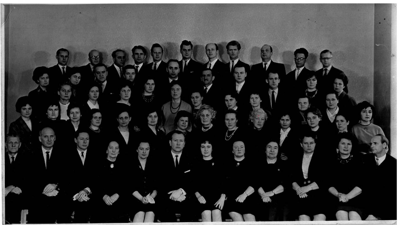 Kartos: V.Varčikas su savo klase 1983 m.