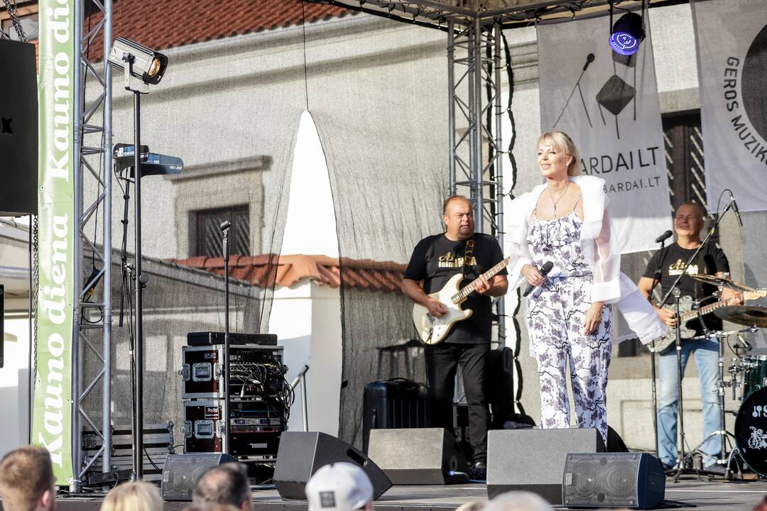 Pažaislio liepų alėjos vakaras su Inga Valinskiene