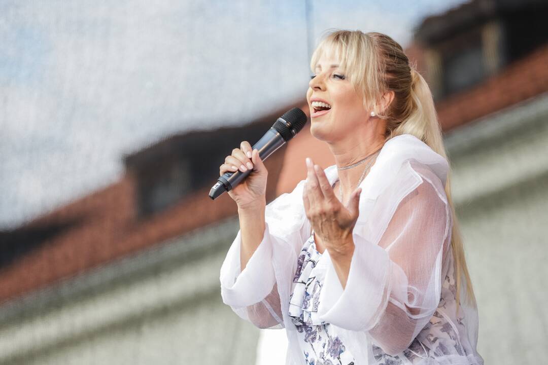 Pažaislio liepų alėjos vakaras su Inga Valinskiene